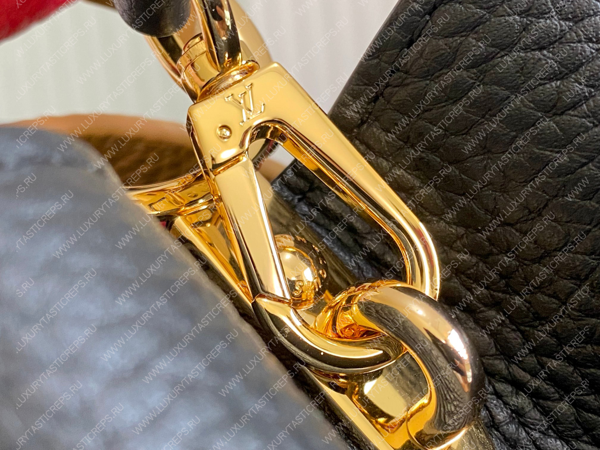 l**is V*t*n capucines mm black m20704