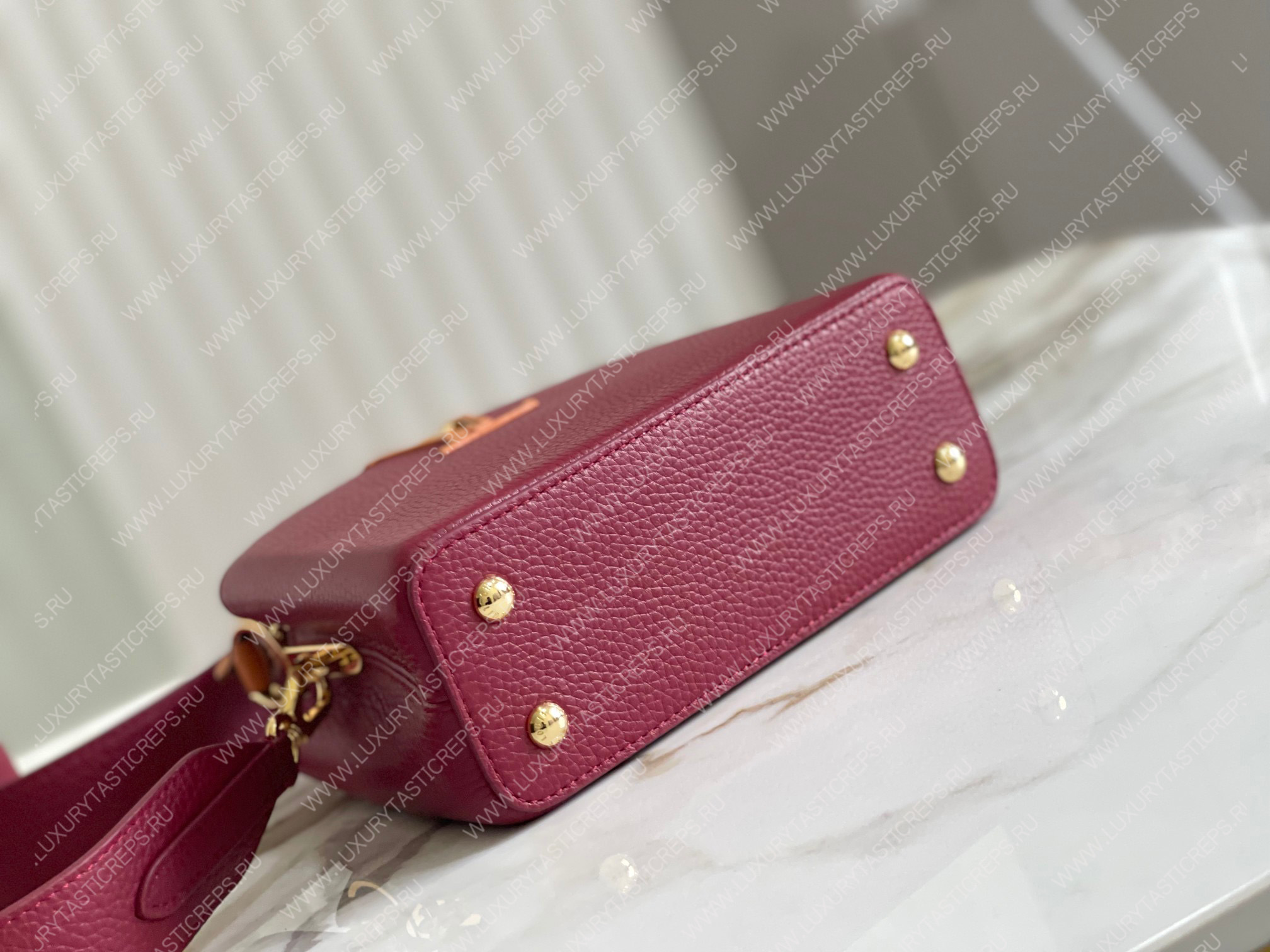 l**is V*t*n capucines mini griotte red / honey n81409