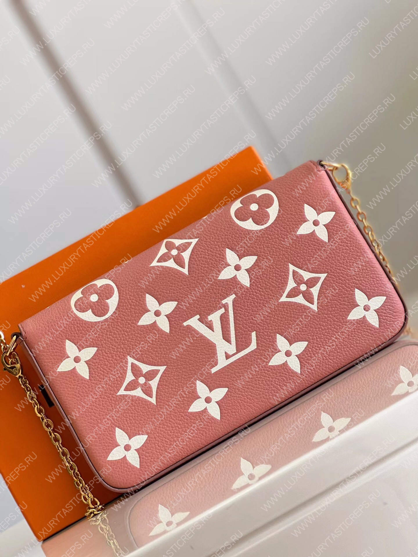 l**is V*t*n fÉlicie pochette white/rose m64064  style: m64