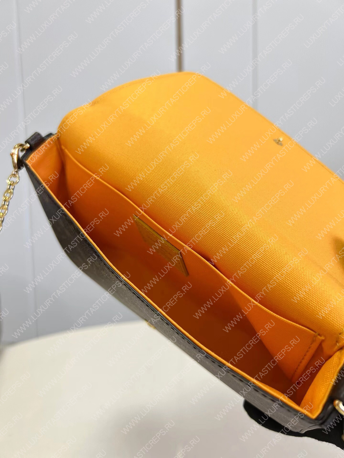 l**is V*t*n fÉlicie pochette yellow m81762