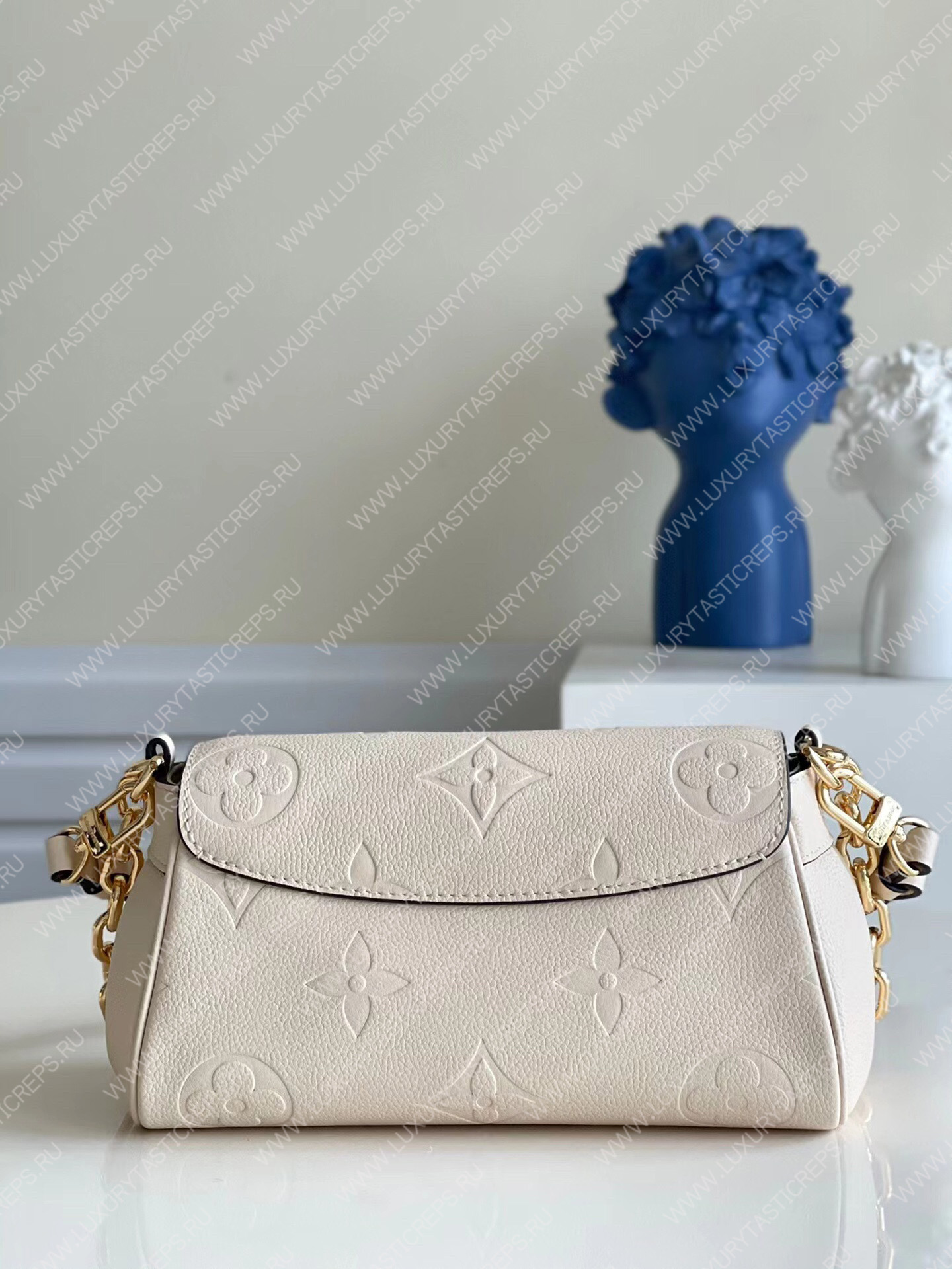 l**is V*t*n favorite beige m45859