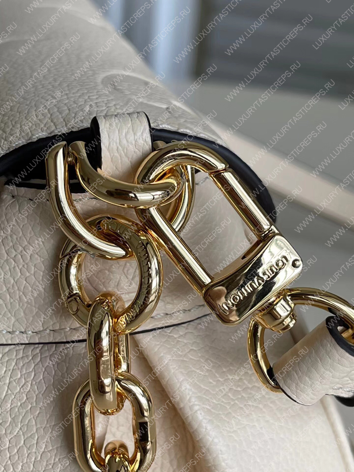 l**is V*t*n favorite beige m45859