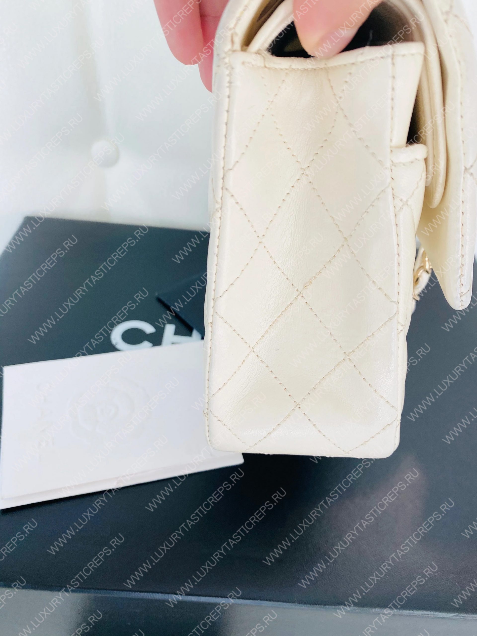 Ch*el classic flap bag white a58600