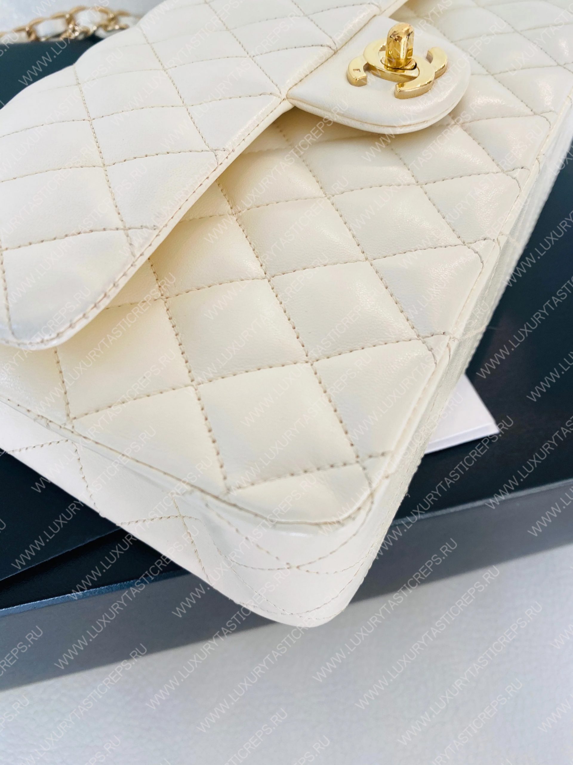 Ch*el classic flap bag white a58600