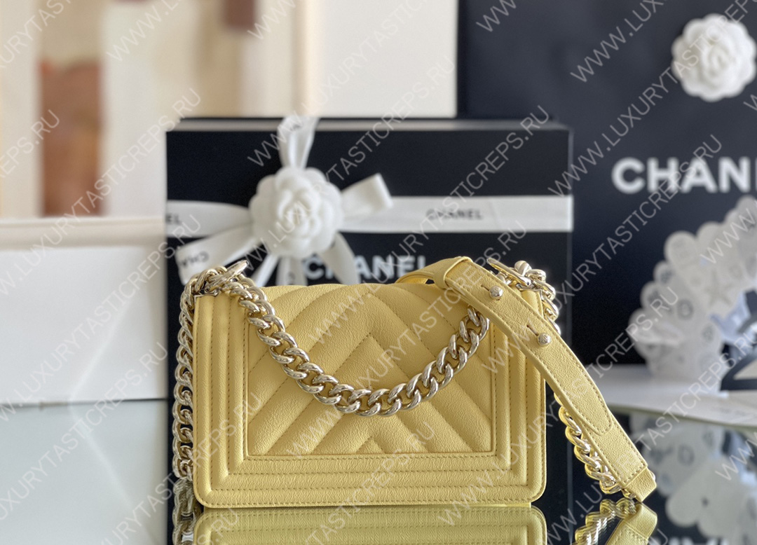 Ch*el boy flap handbag chviar quilted flap bag a67085