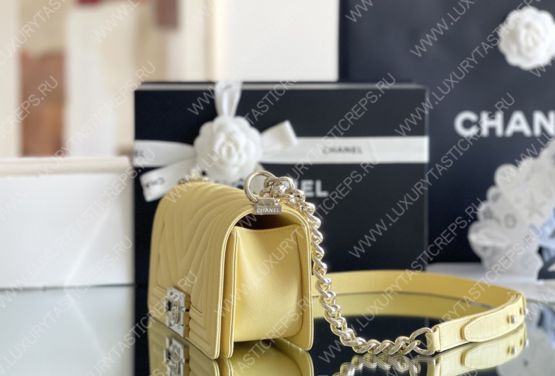 Ch*el boy flap handbag chviar quilted flap bag a67085