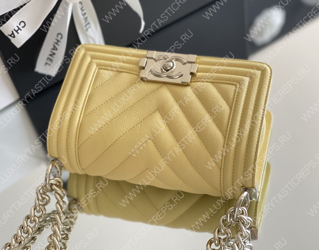Ch*el boy flap handbag chviar quilted flap bag a67085