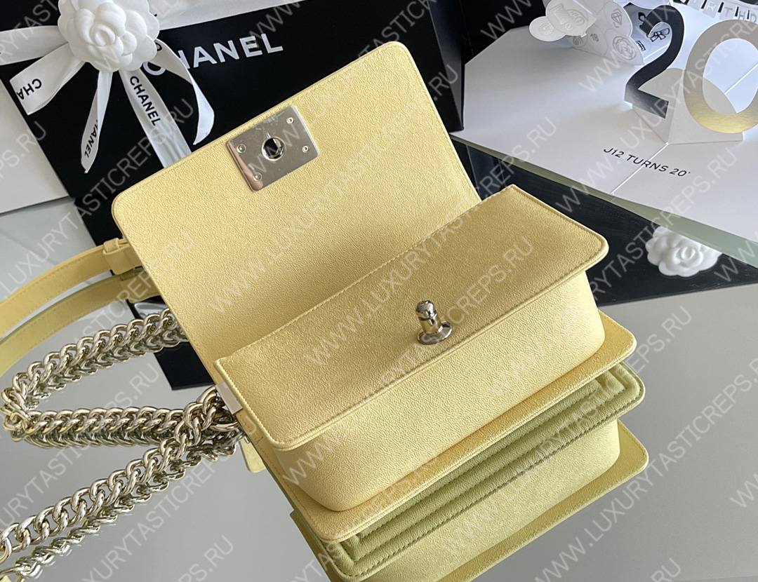 Ch*el boy flap handbag chviar quilted flap bag a67085