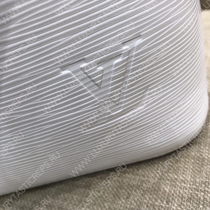 l**is V*t*n nÉonoÉ mm white m54367