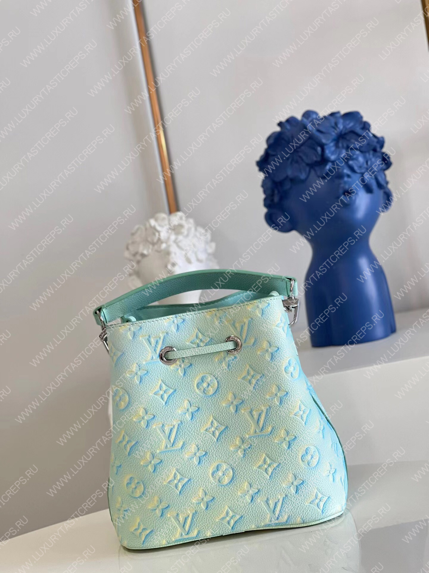 l**is V*t*n nÉonoÉ bb turquise m46174