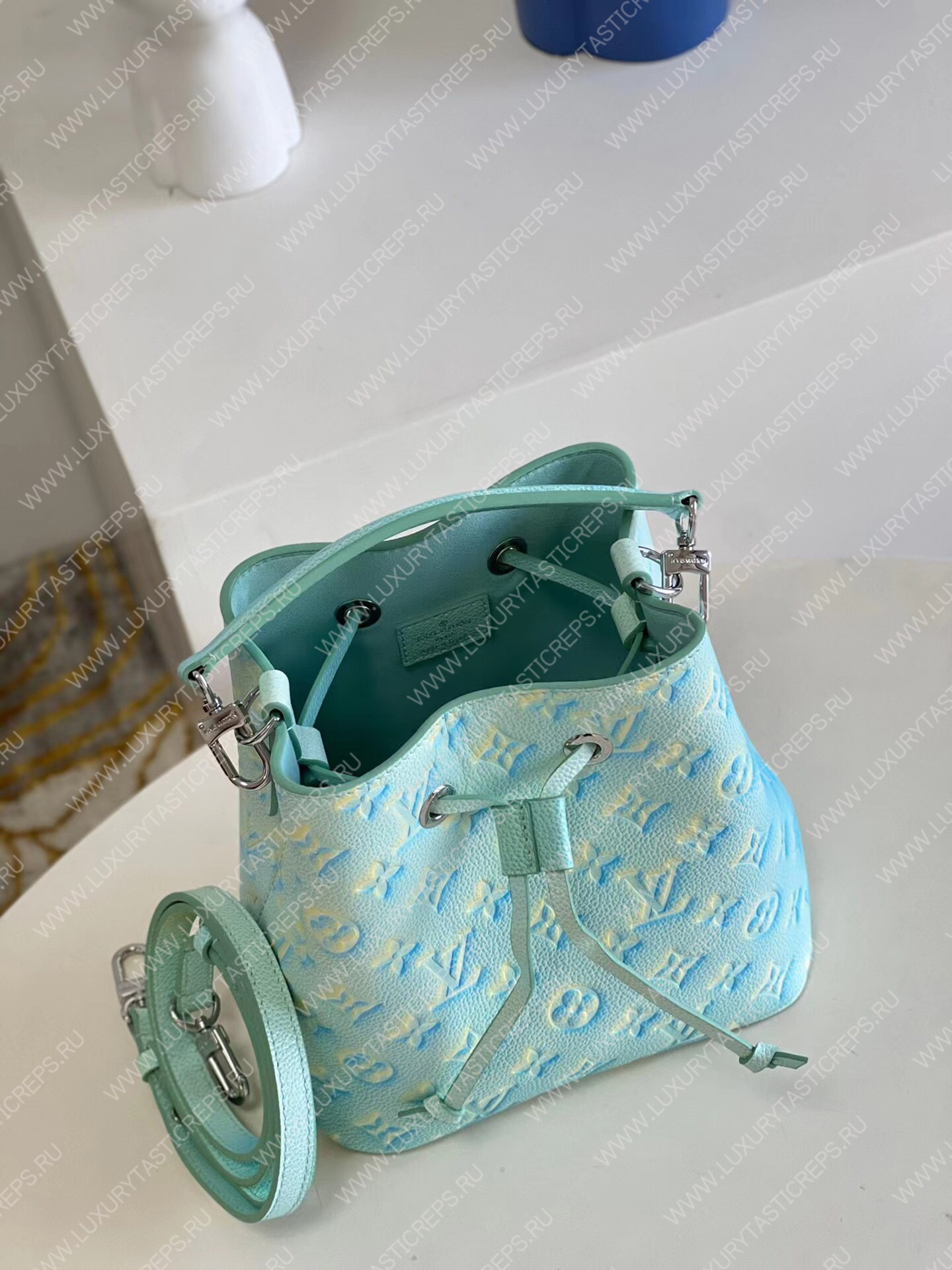 l**is V*t*n nÉonoÉ bb turquise m46174