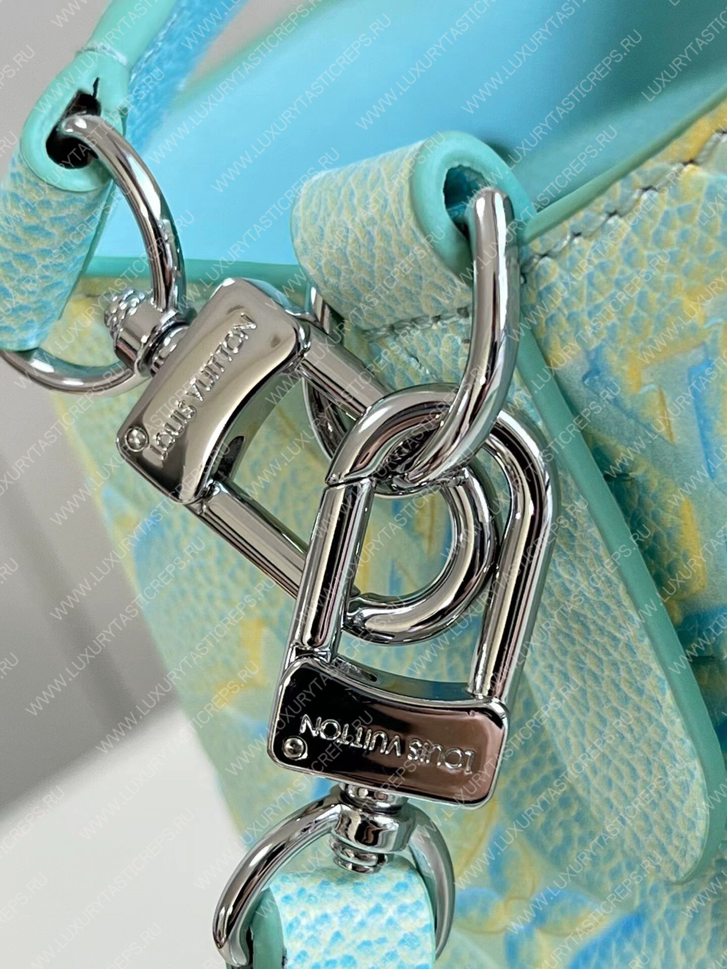 l**is V*t*n nÉonoÉ bb turquise m46174