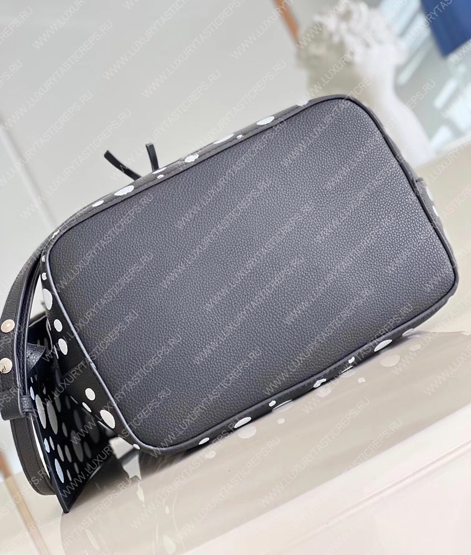 l**is V*t*n lv x yk nÉonoÉ mm black/white m21753