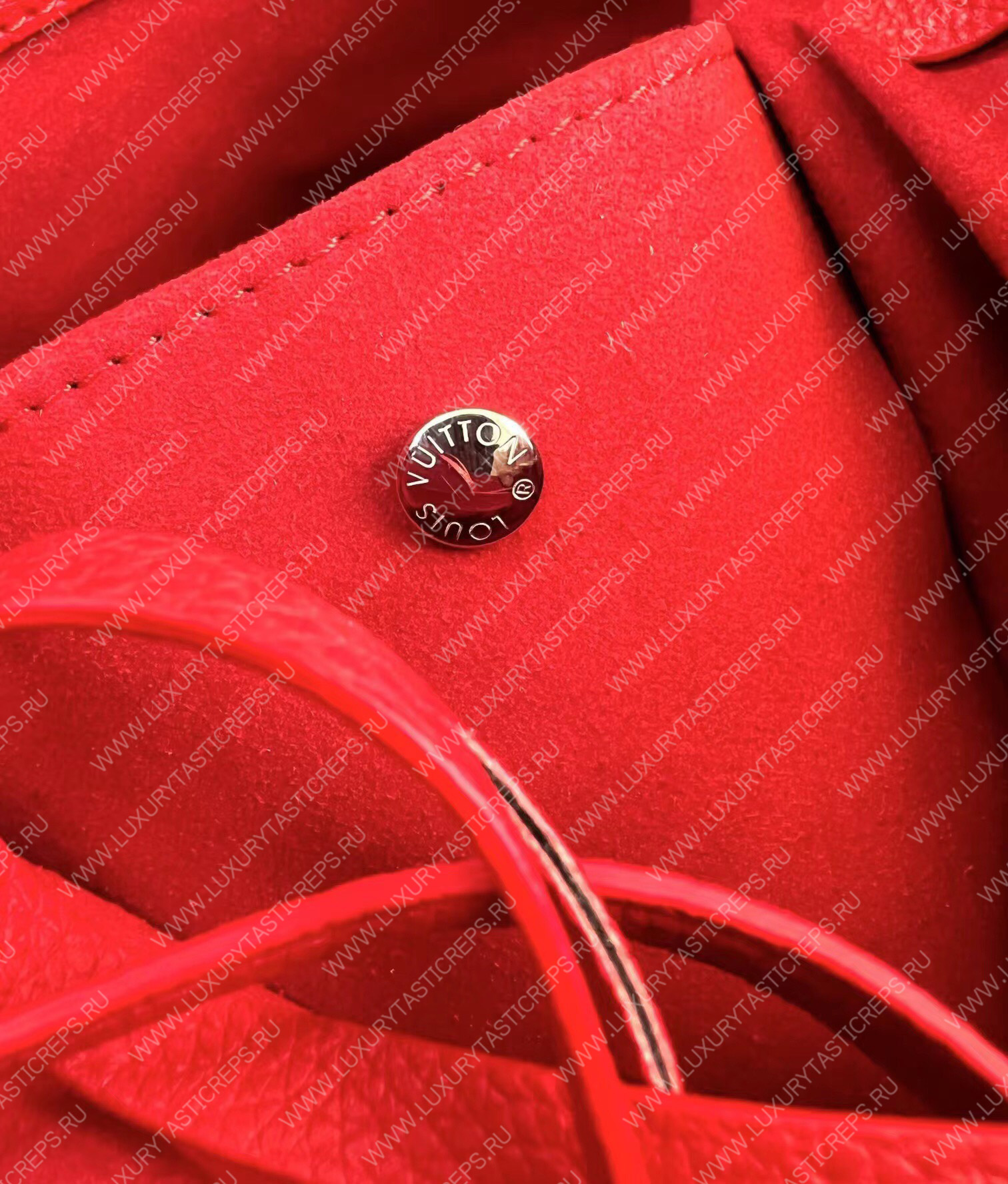 l**is V*t*n lv x yk nÉonoÉ bb red/white m21730