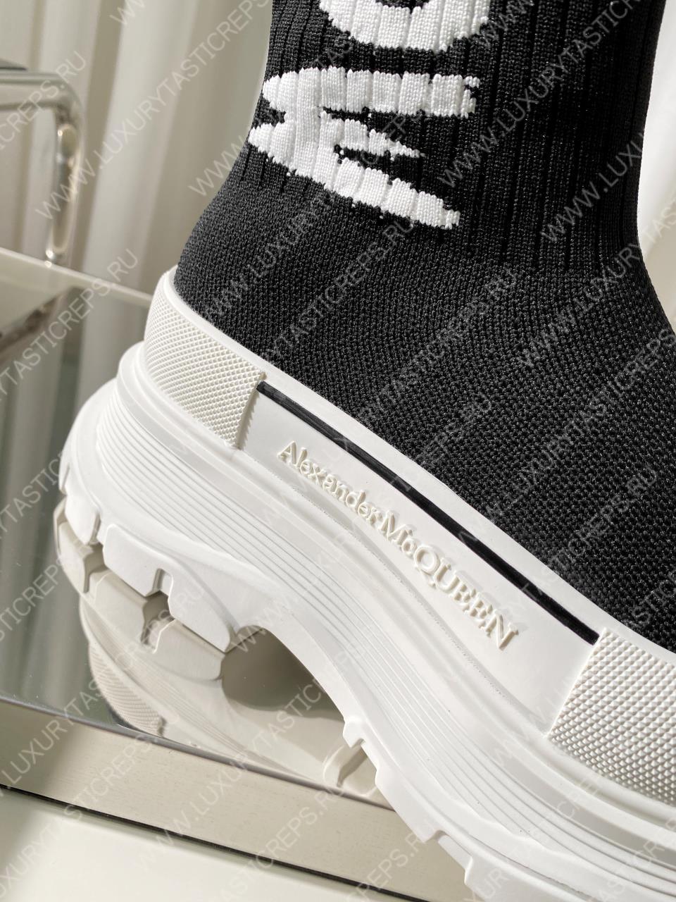 ALEXANDER MCQUEEN GRAFFITI KNIT TREAD SLICK BOOT BLACK AMD WHITE 705671W4TV19787