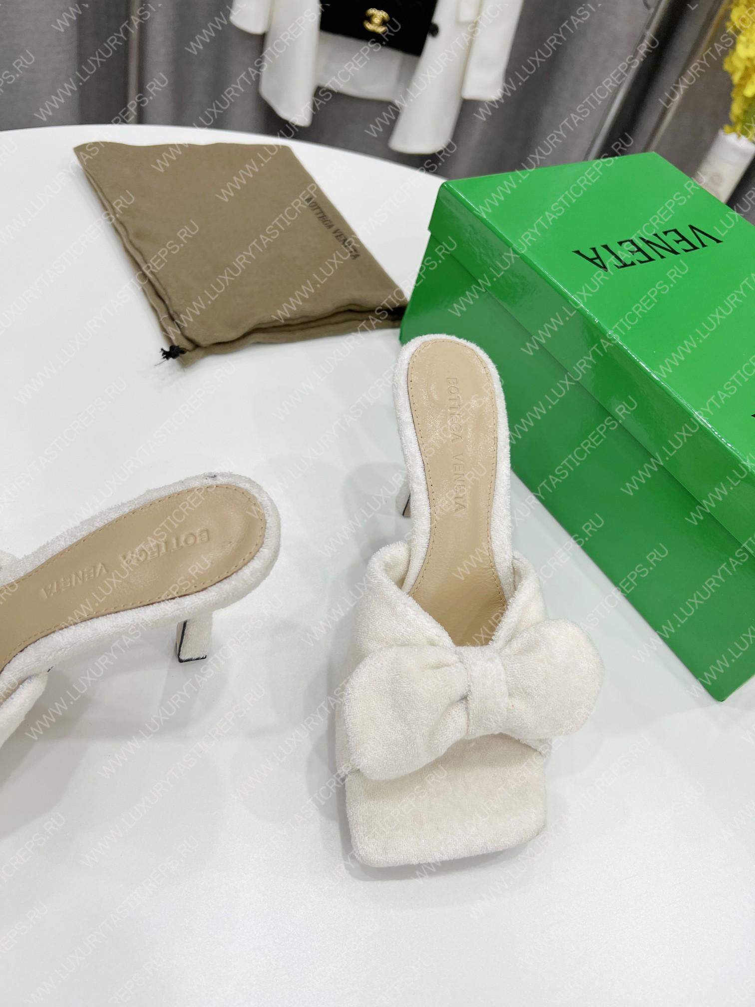 bo*te*ga Ve*ne*ta bow detailed heeled slides white 690025v