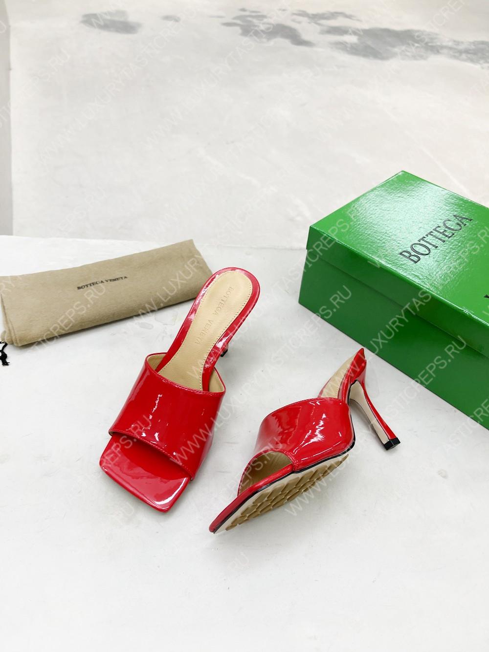 bo*te*ga Ve*ne*ta strech mule red 610538v