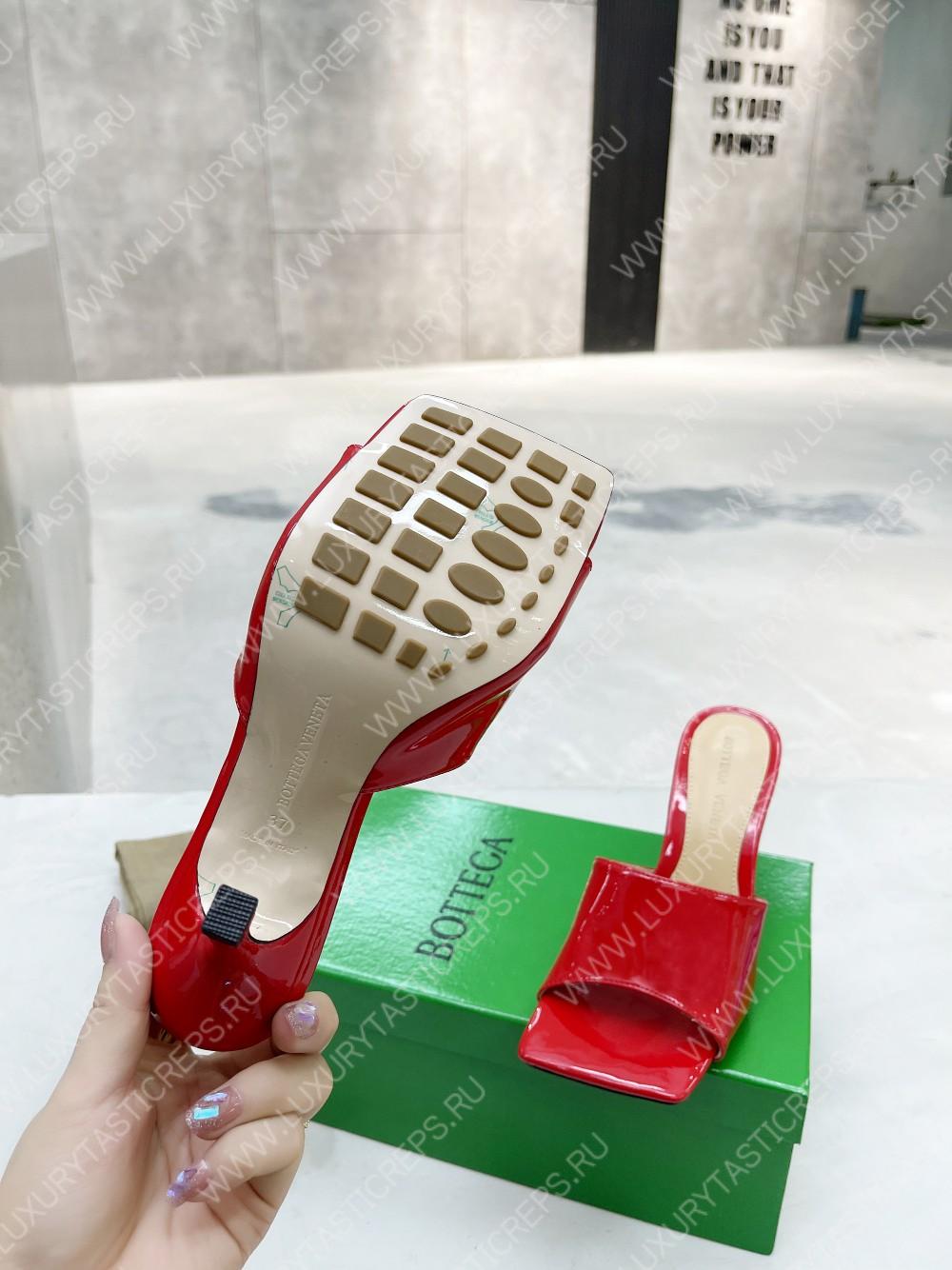 bo*te*ga Ve*ne*ta strech mule red 610538v