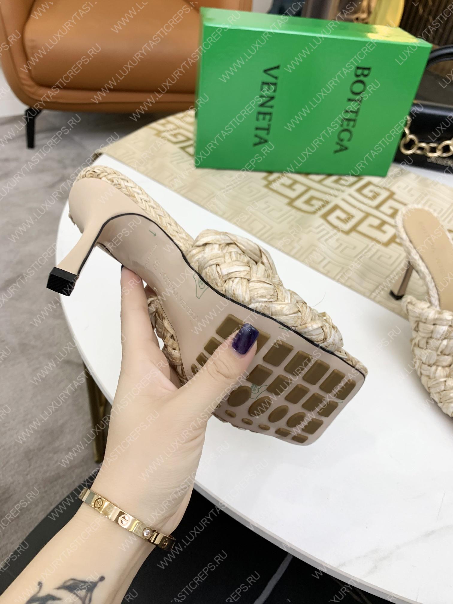 bo*te*ga Ve*ne*ta dot wave mules beige 708882v