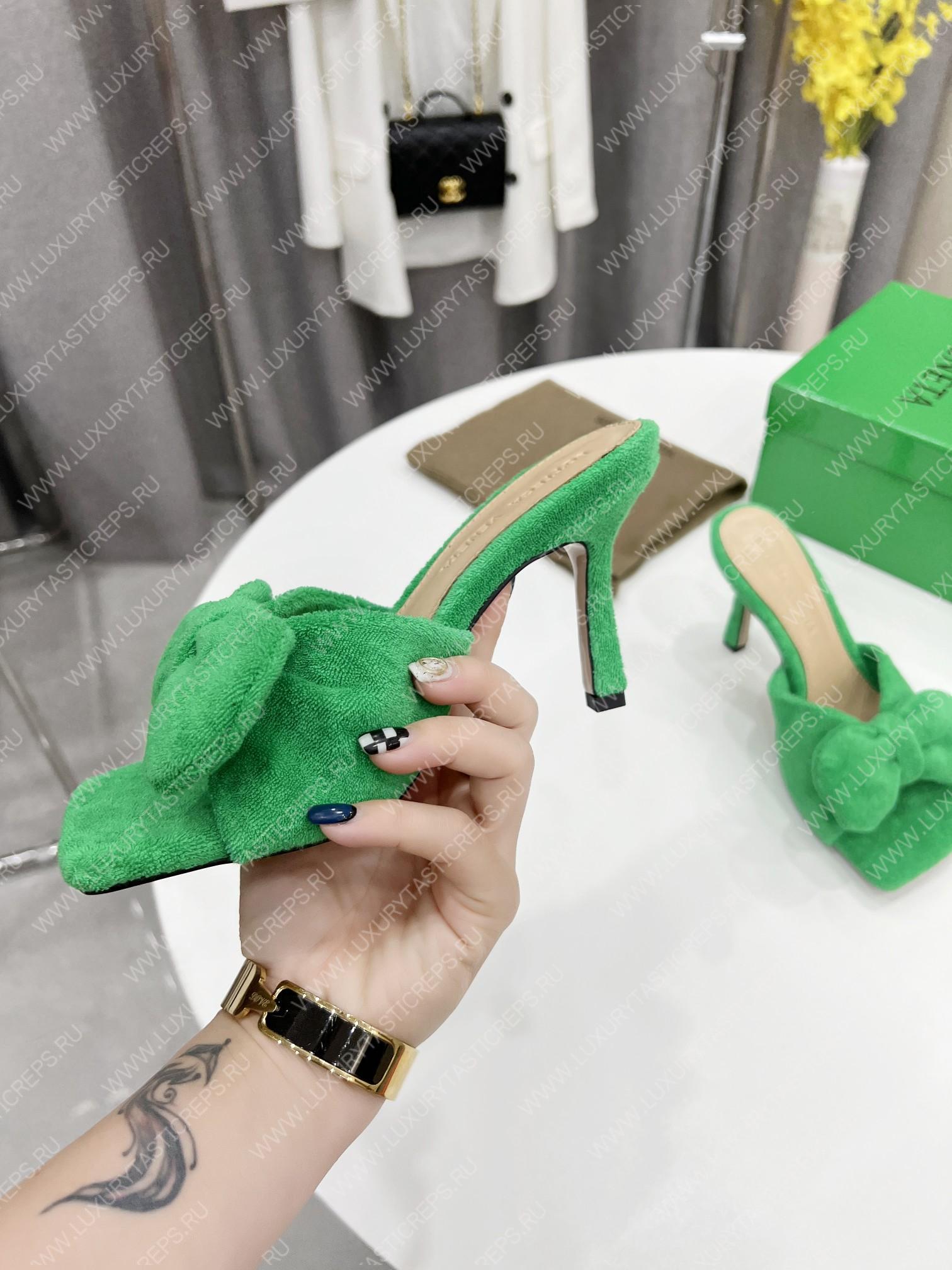 bo*te*ga Ve*ne*ta bow detailed heeled slides green 690025v