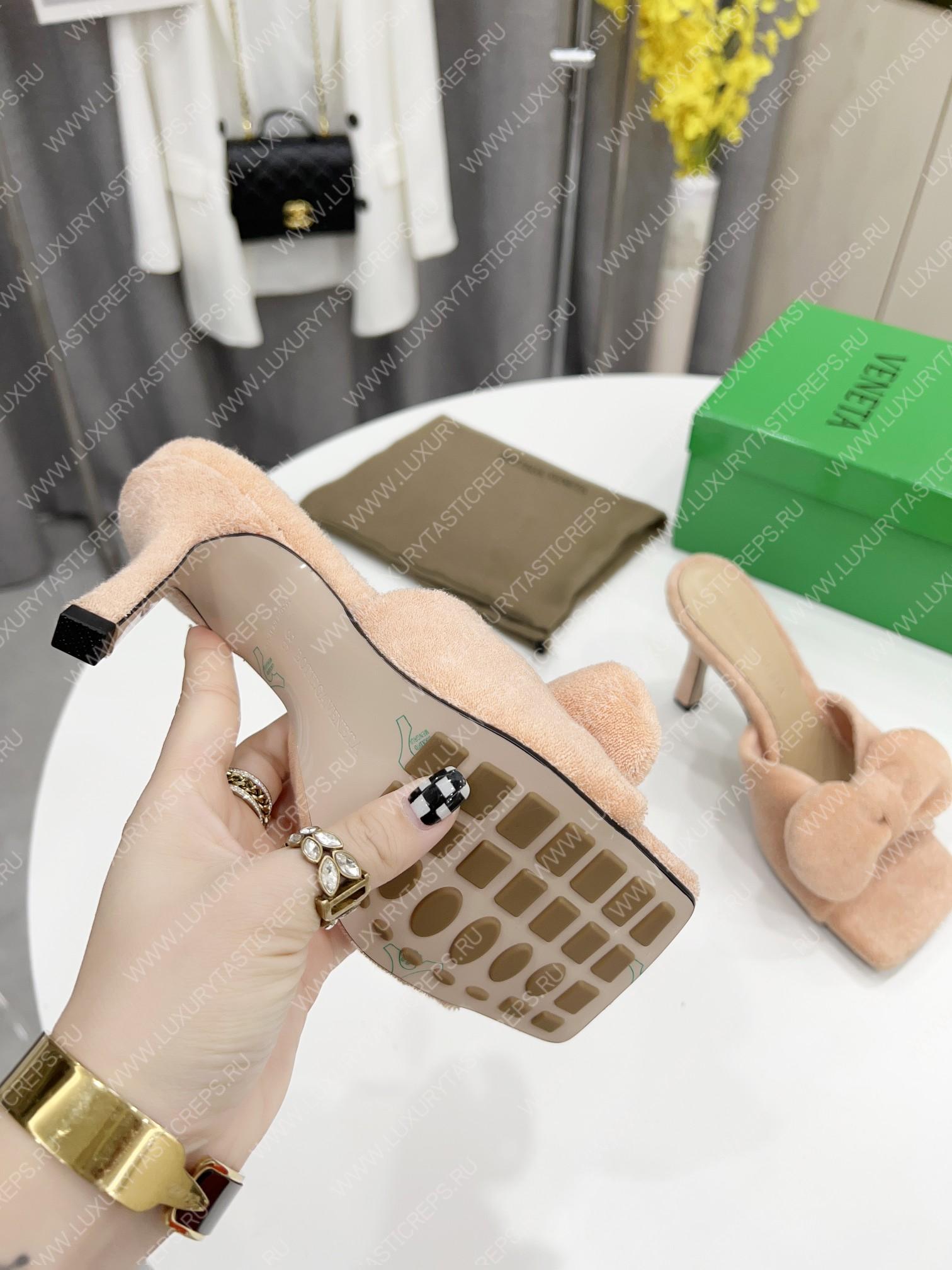 bo*te*ga Ve*ne*ta bow detailed heeled slides peach 690025v