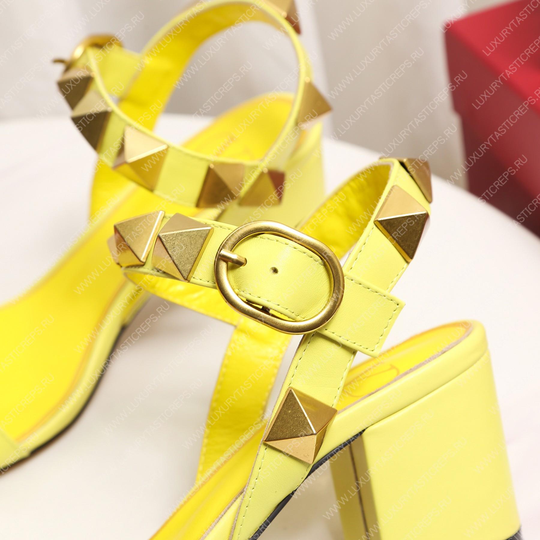 VALENTINO ROMAN STUD SANDAL YELLOW 1W2S0CR2ZWM