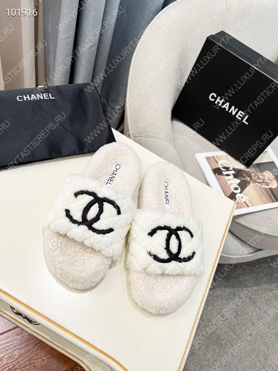 Ch*el wool mules white/black g39059