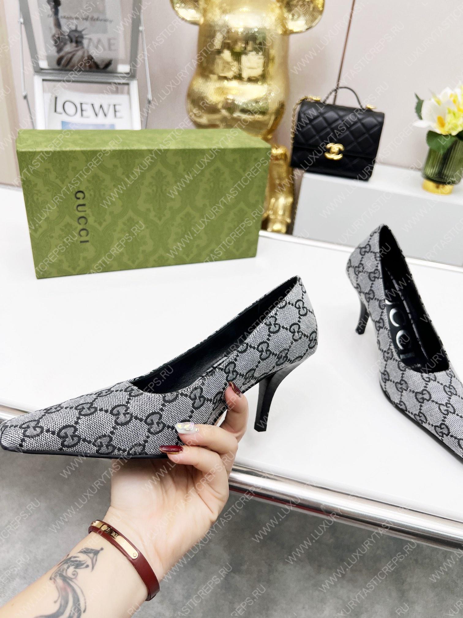 G*u*i women high heel pump grey/black 723430