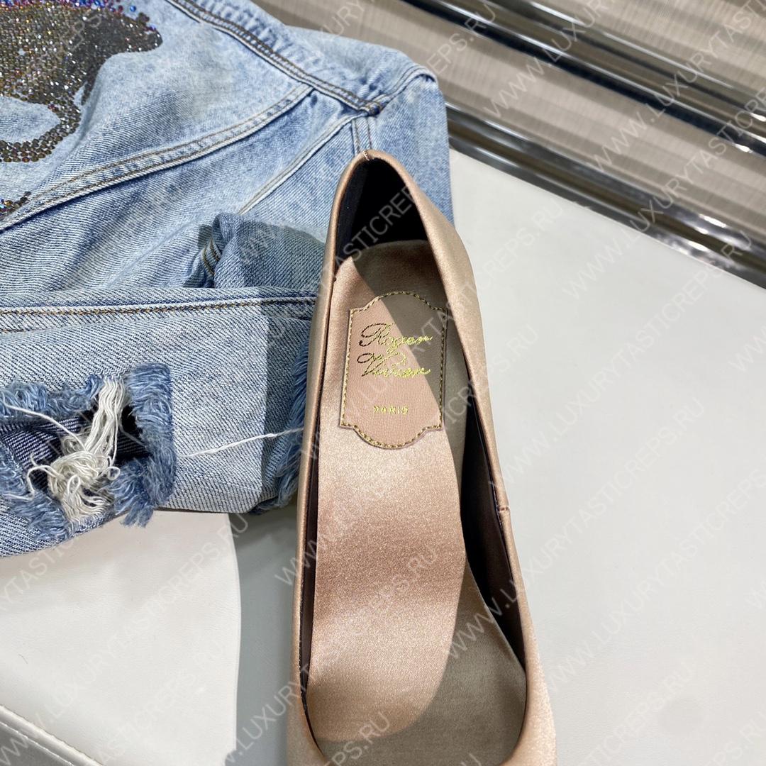 ROGER VIVER FLOWER STRASS BUCKLE PUMPS IN STAIN SHINY NUDE RVW4141