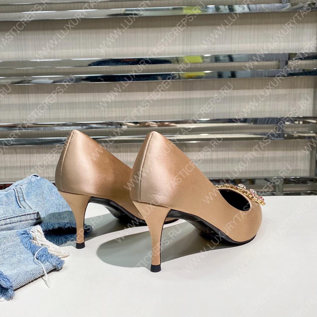 ROGER VIVER FLOWER STRASS BUCKLE PUMPS IN STAIN BEIGE RVW4141