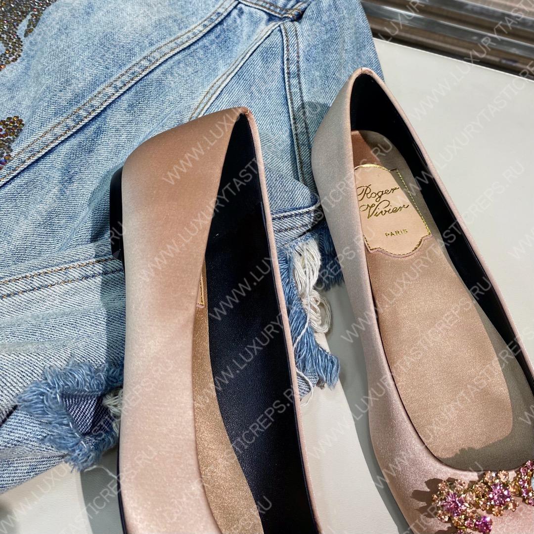 ROGER VIVER FLOWER STRASS BUCKLE PUMPS IN STAIN PINK RVW4141