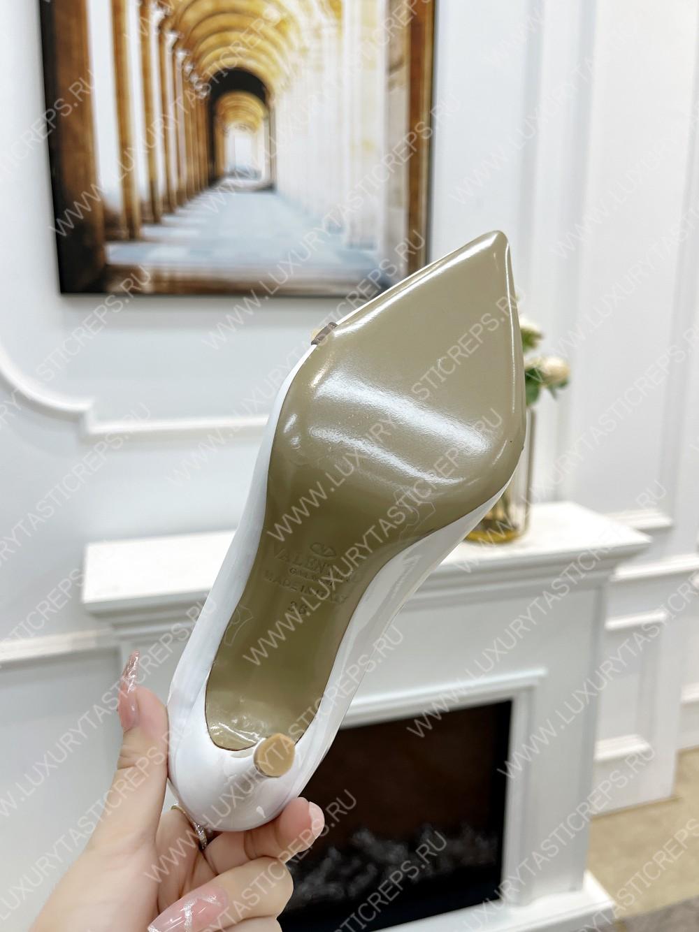 VALENTINO V BUCKLE PUMPS WHITE 1W2S0FH8LAFGF9