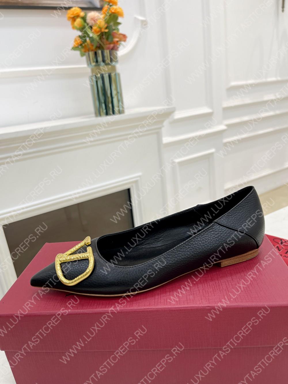 VALENTINO V BUCKLE PUMPS BLACK SW2S0Q63DSH0NO