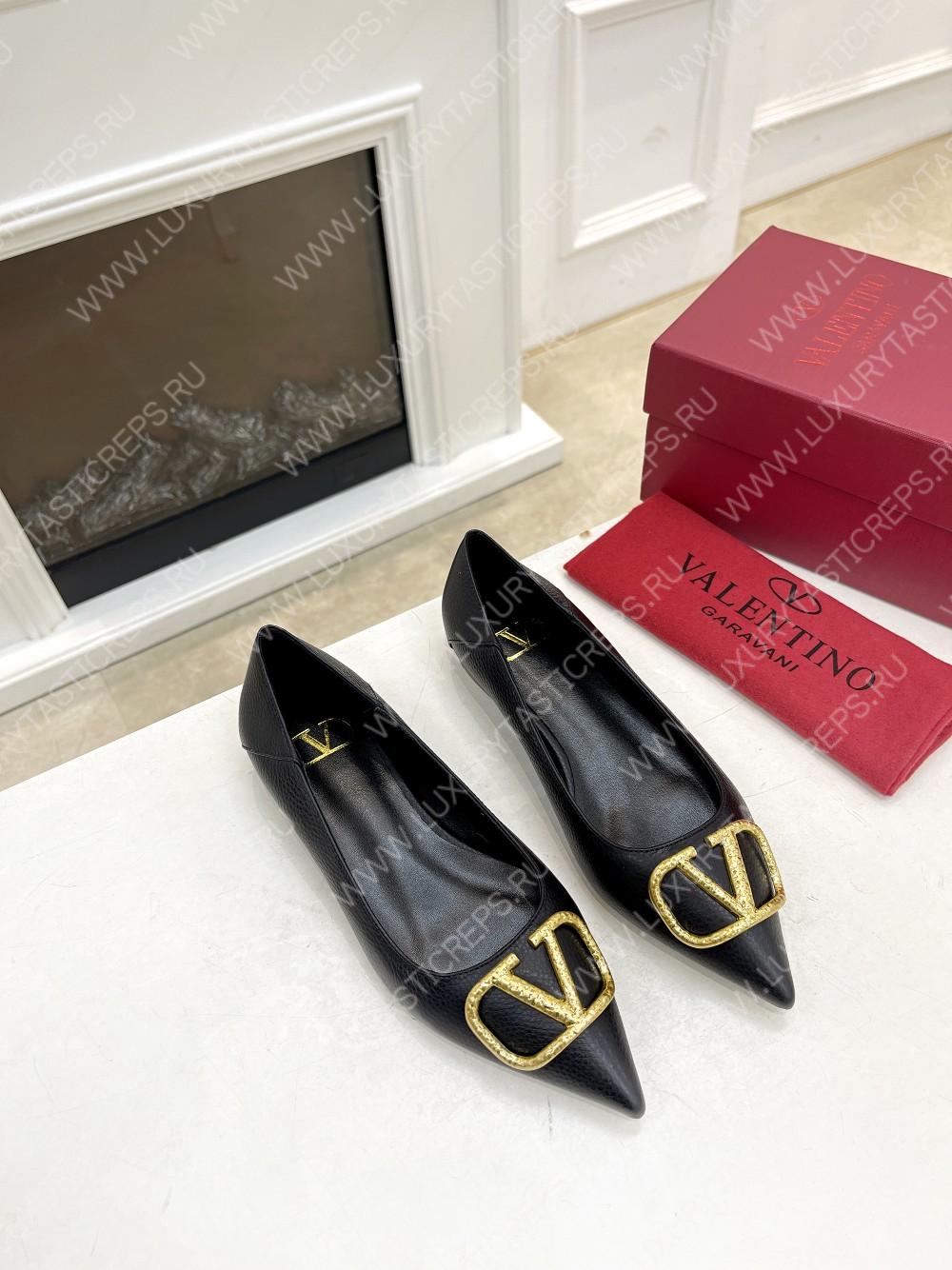 VALENTINO V BUCKLE PUMPS BLACK SW2S0Q63DSH0NO