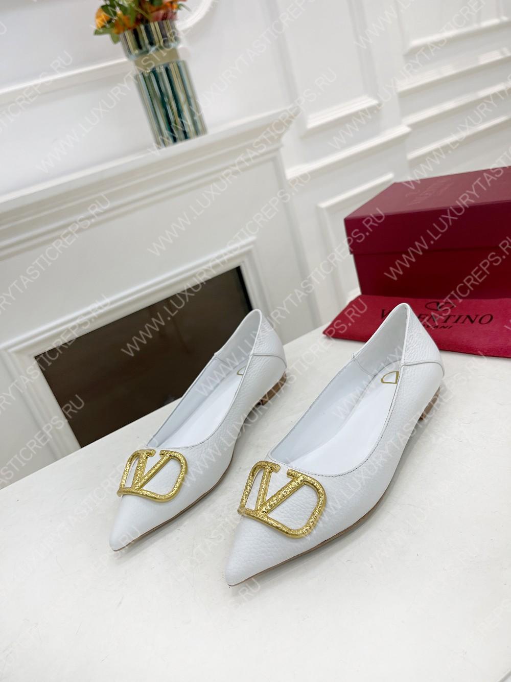 VALENTINO V BUCKLE PUMPS WHITE SW2S0Q63DSH0NO