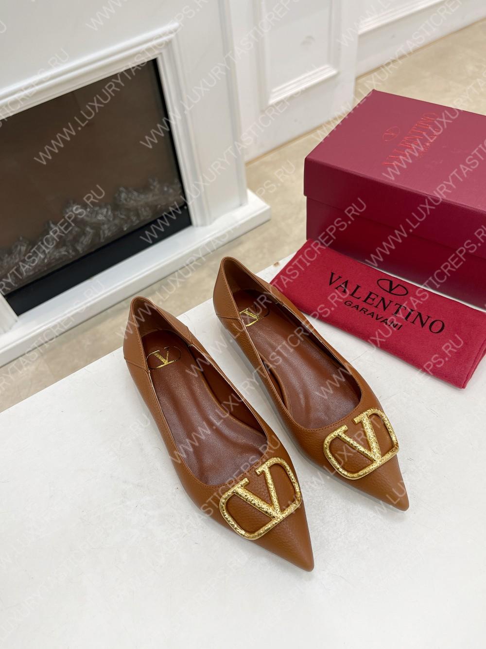 VALENTINO V BUCKLE PUMPS BROWN SW2S0Q63DSH0NO