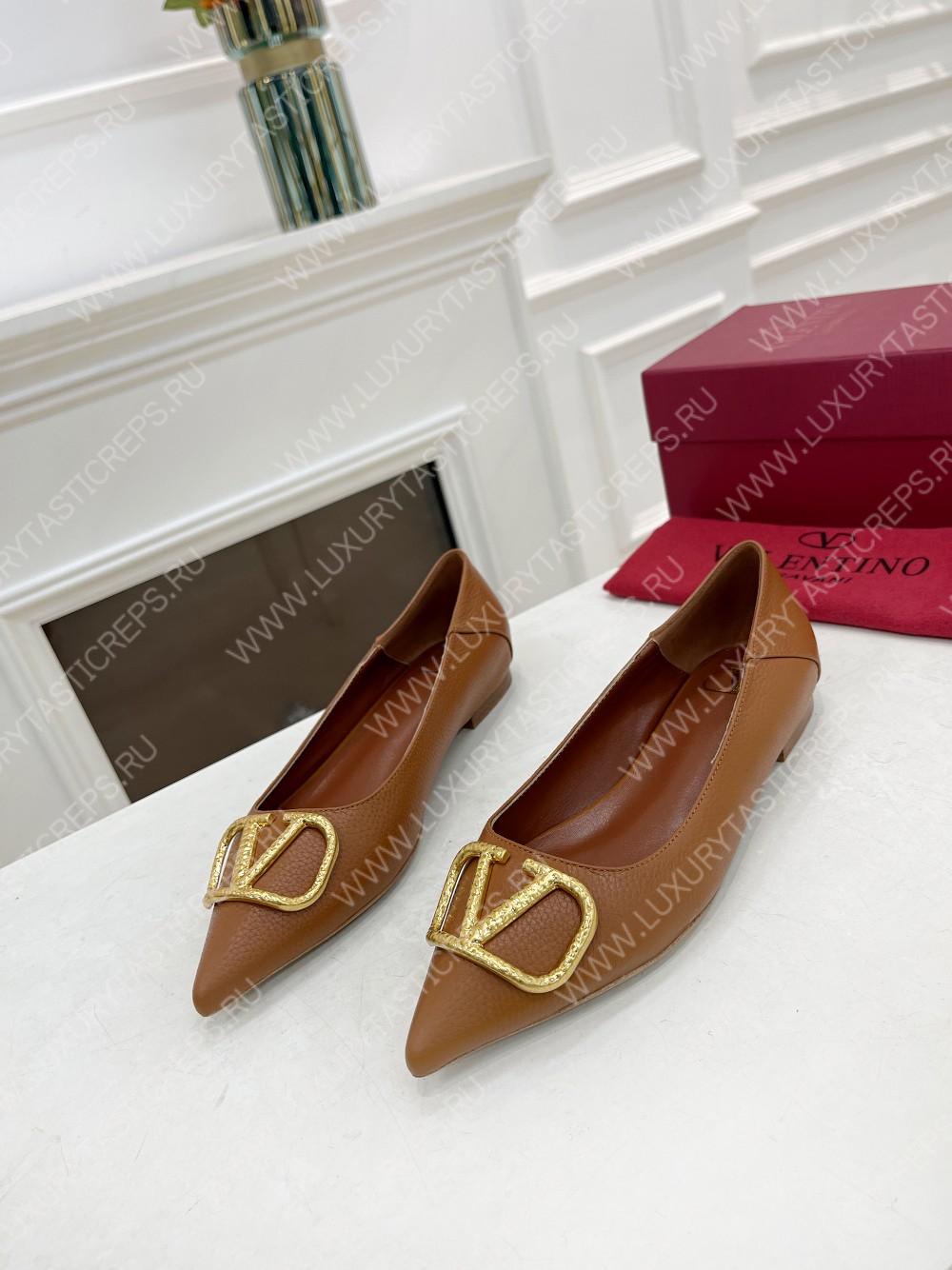 VALENTINO V BUCKLE PUMPS BROWN SW2S0Q63DSH0NO