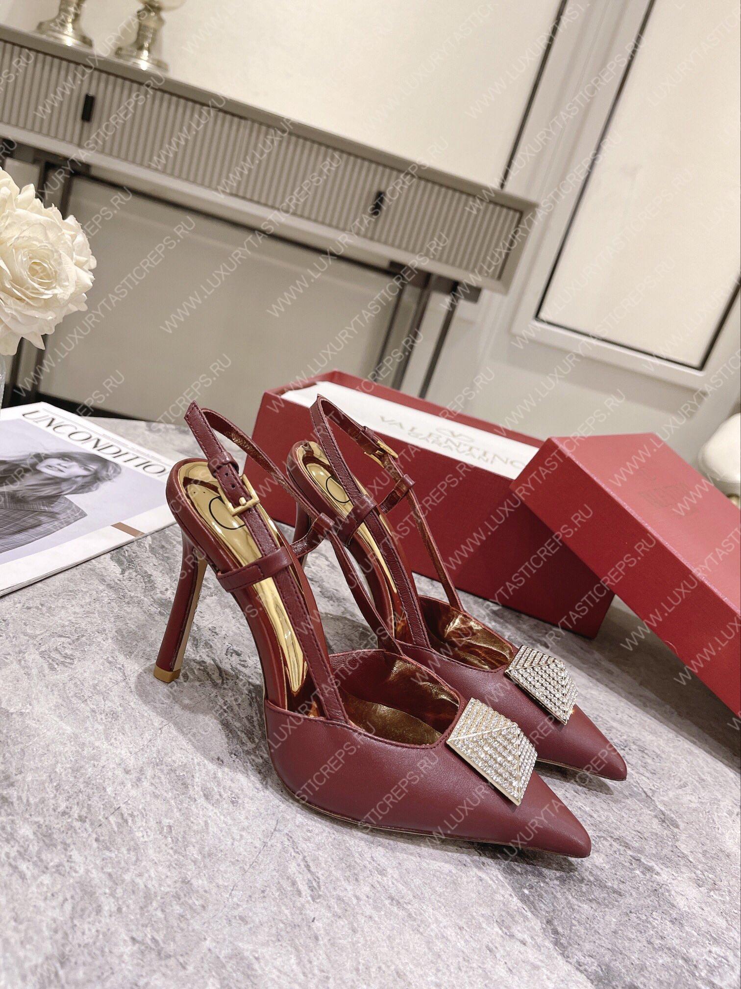 VALENTINO ONE STUD PUMP WITH CRYSTALS CHERRY WS0R01TMK
