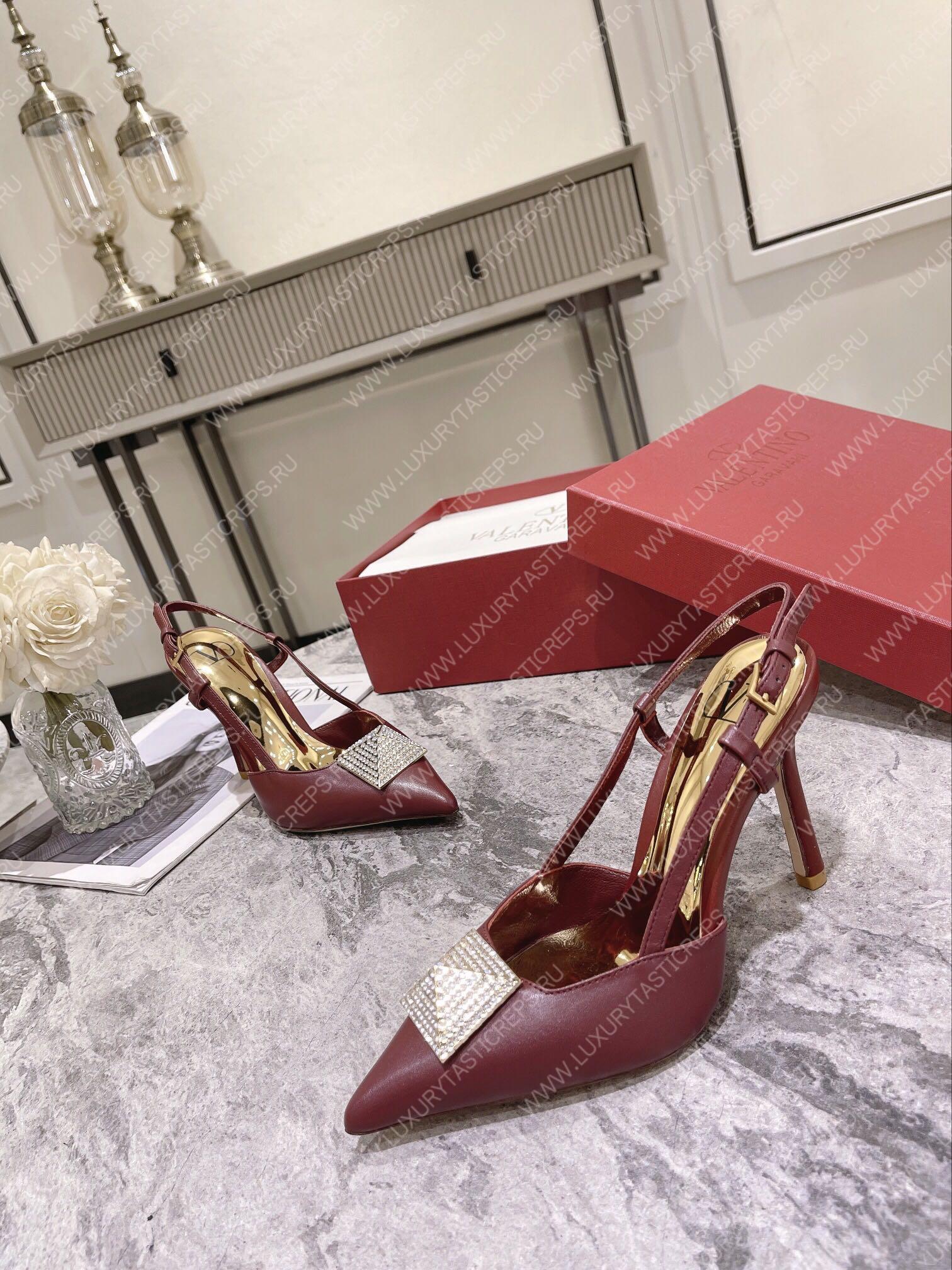 VALENTINO ONE STUD PUMP WITH CRYSTALS CHERRY WS0R01TMK