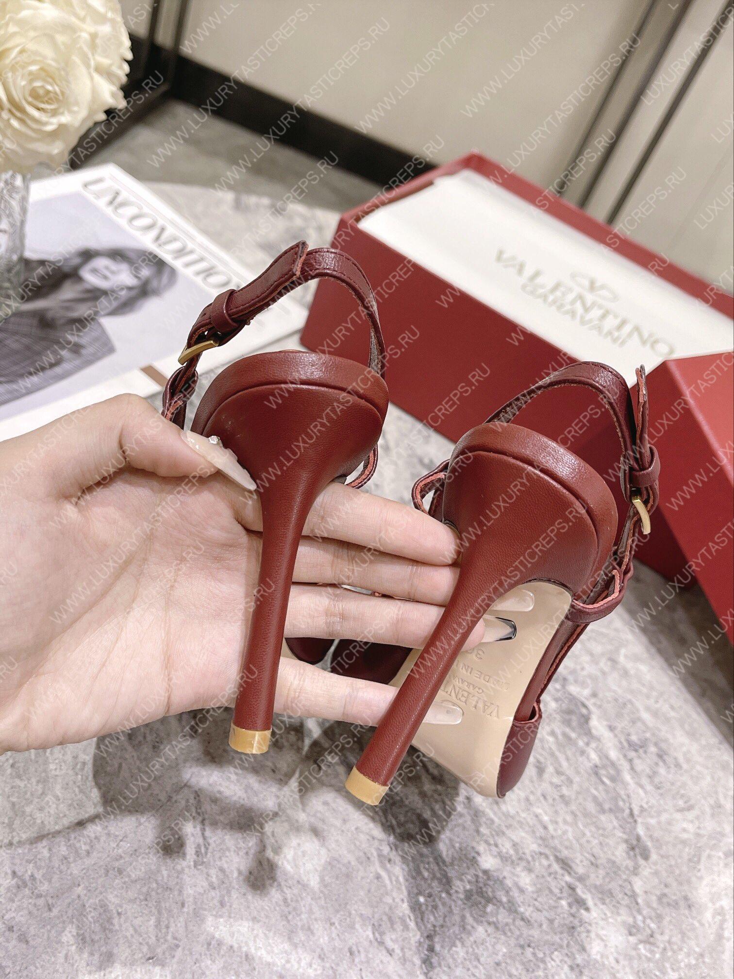 VALENTINO ONE STUD PUMP WITH CRYSTALS CHERRY WS0R01TMK