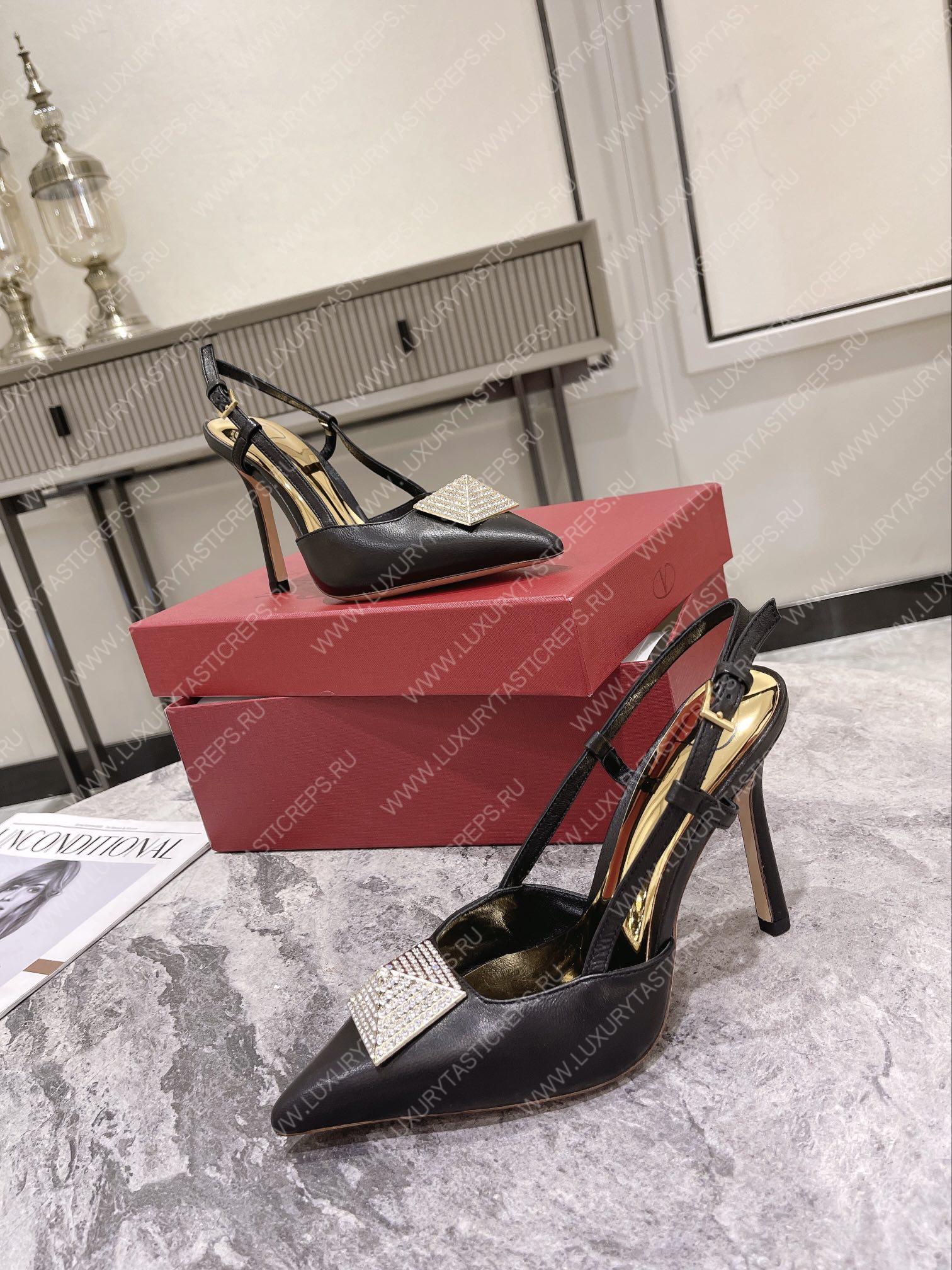 VALENTINO ONE STUD PUMP WITH CRYSTALS BLACK WS0R01TMK