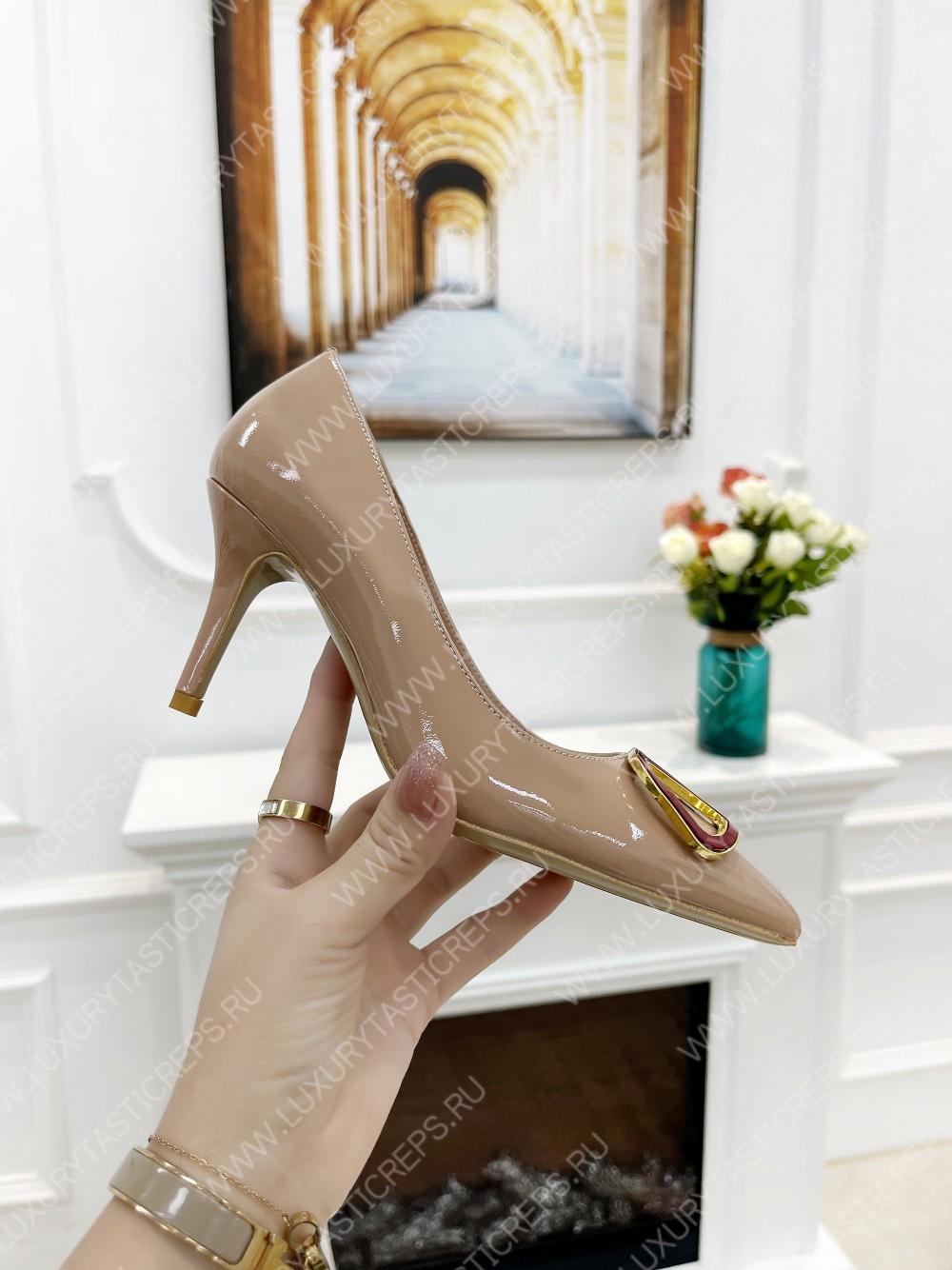 VALENTINO V BUCKLE PUMPS NUDE 1W2S0FH8LAFGF9