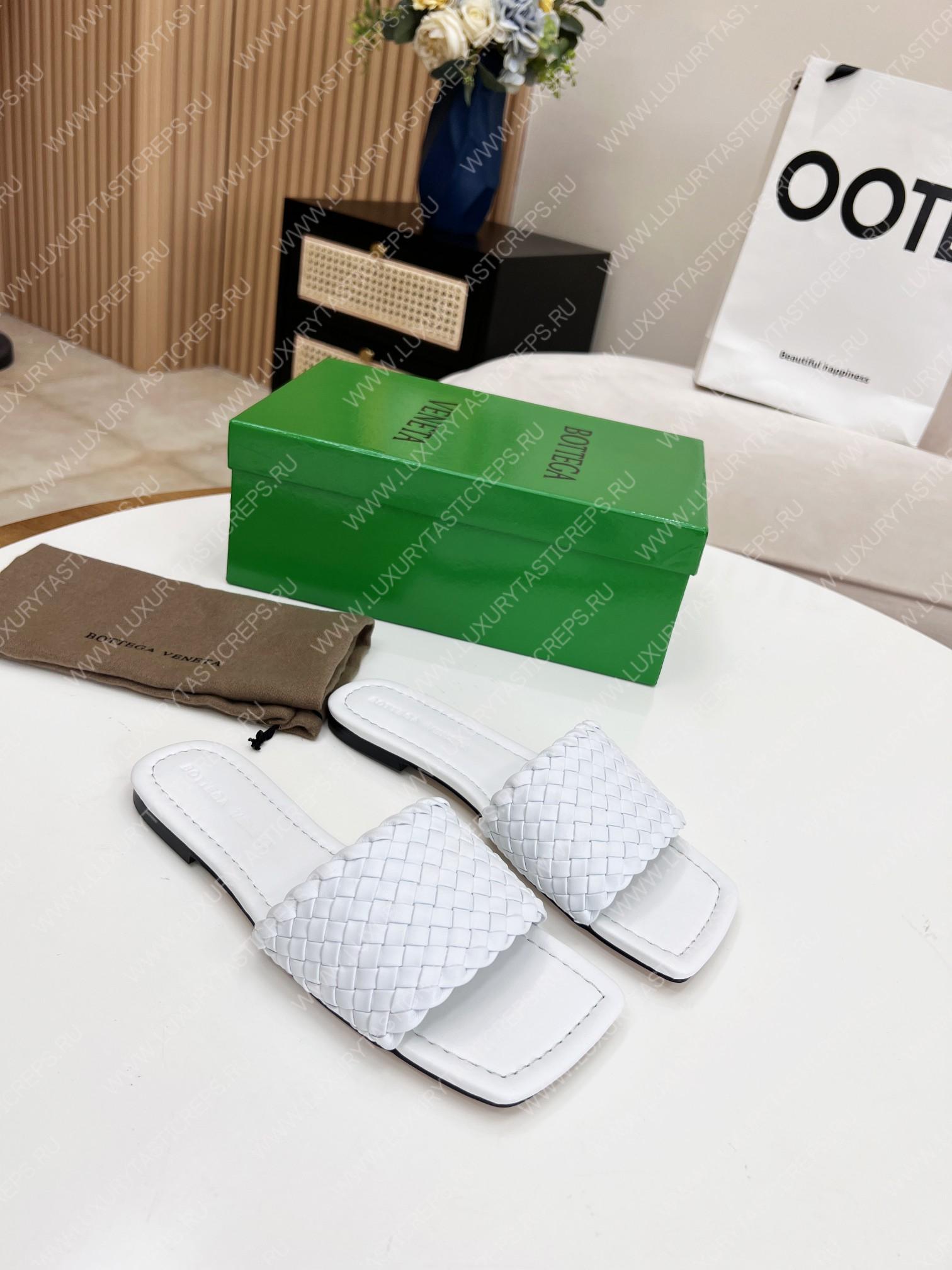 bo*te*ga Ve*ne*ta dot wave flat sandals white 708880v