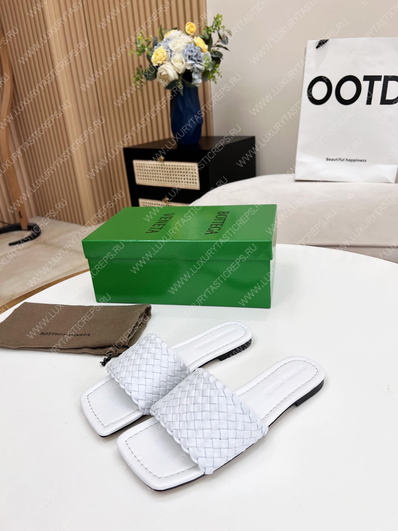 bo*te*ga Ve*ne*ta dot wave flat sandals white 708880v