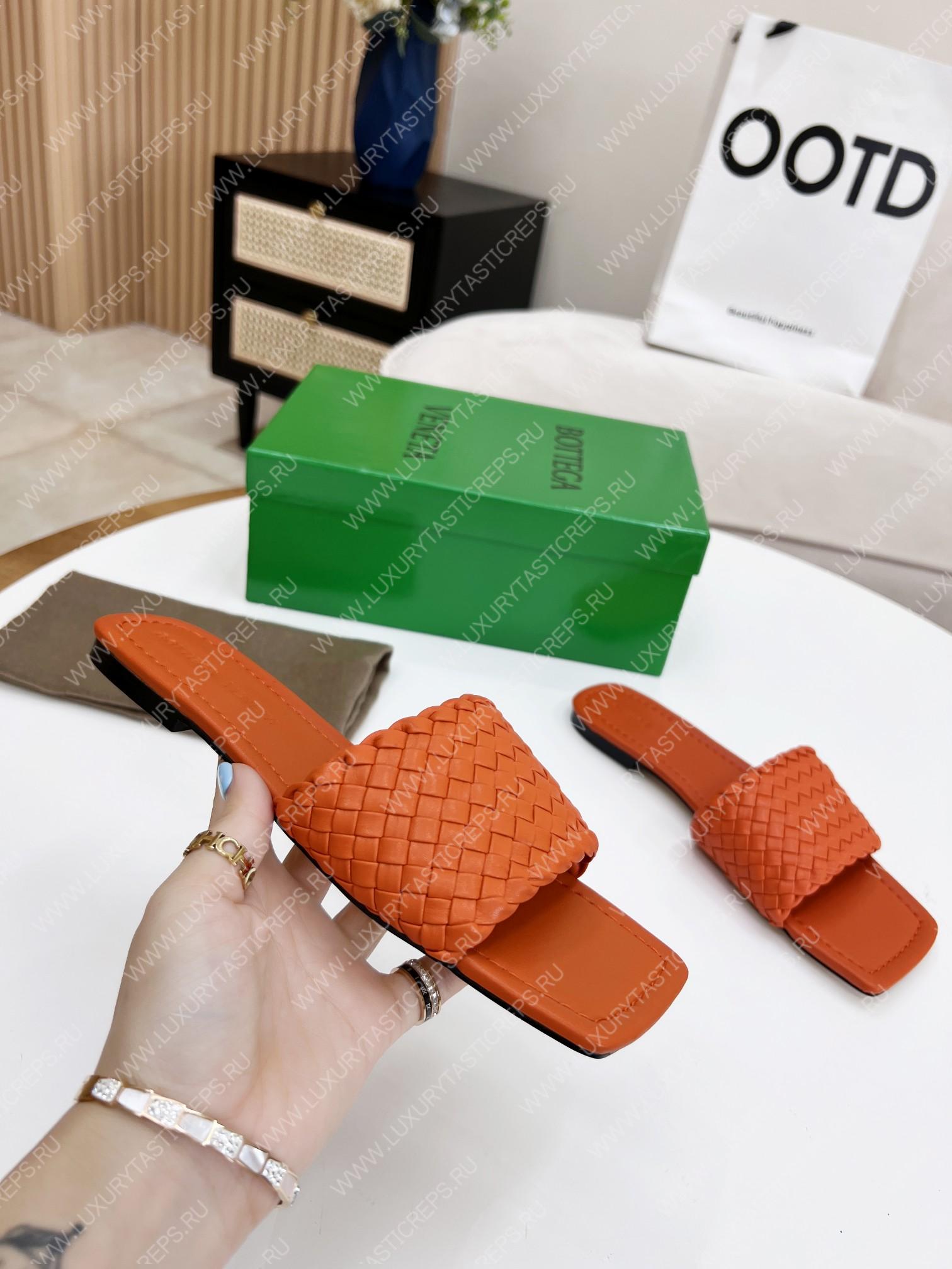 bo*te*ga Ve*ne*ta dot wave flat sandals orange 708880v