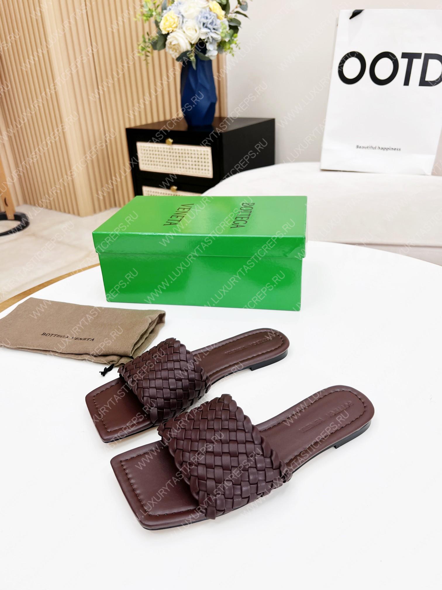 bo*te*ga Ve*ne*ta dot wave flat sandals burgundy 708880v