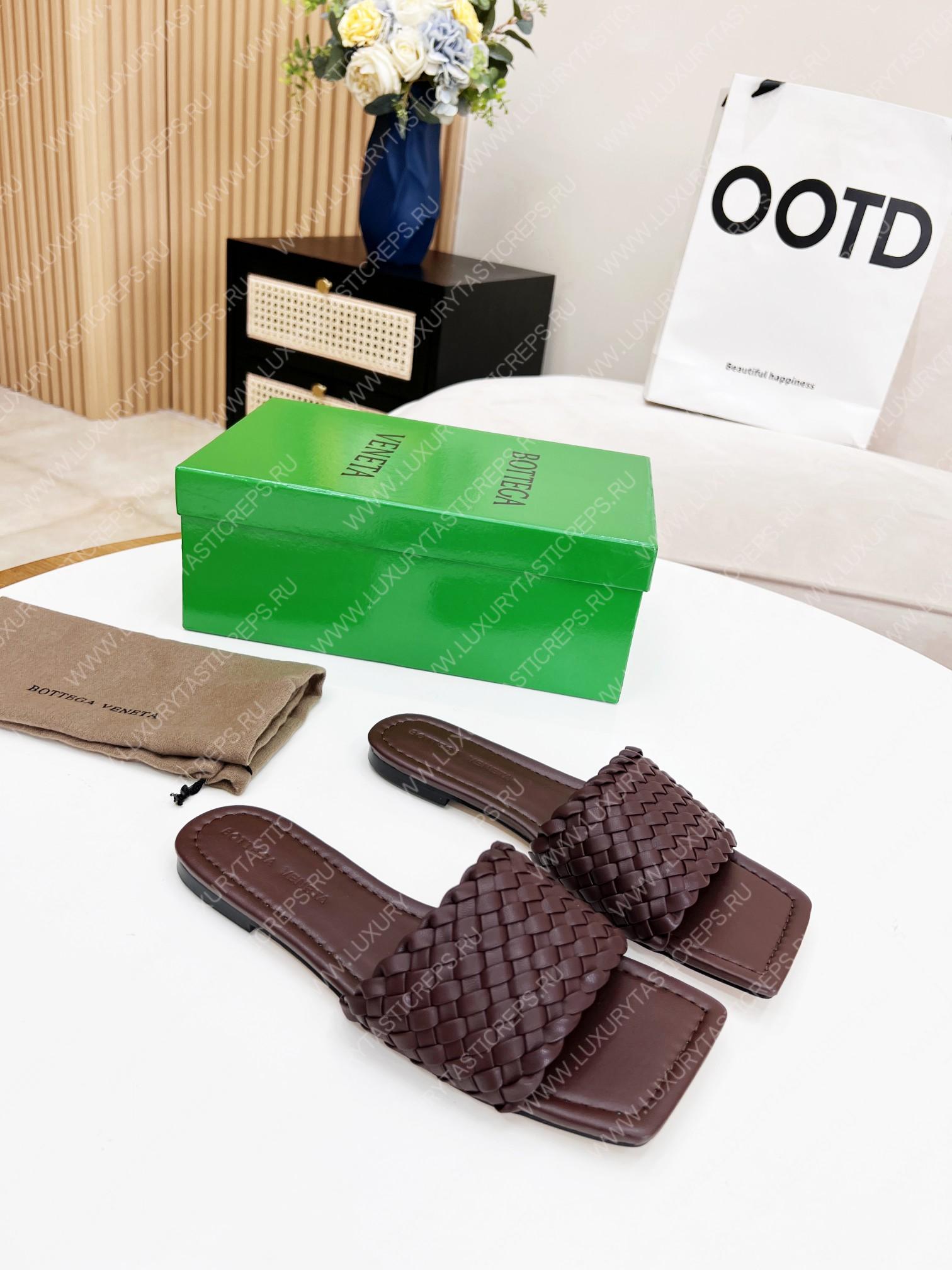 bo*te*ga Ve*ne*ta dot wave flat sandals burgundy 708880v