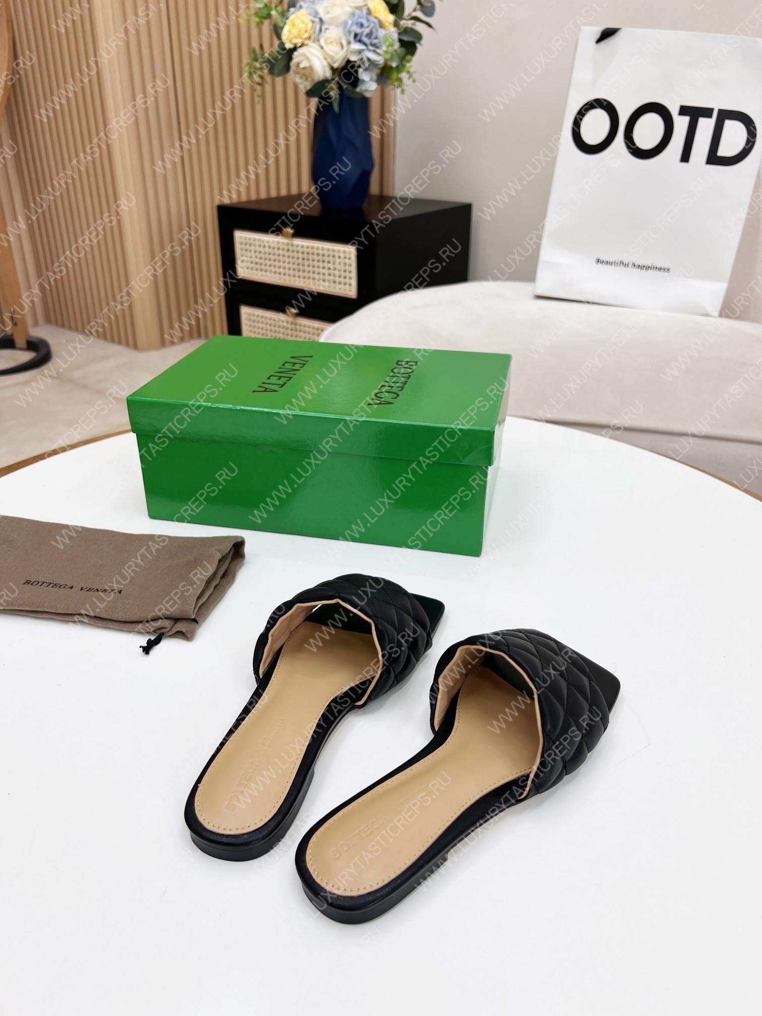 bo*te*ga Ve*ne*ta padded flat sandals black 627710v