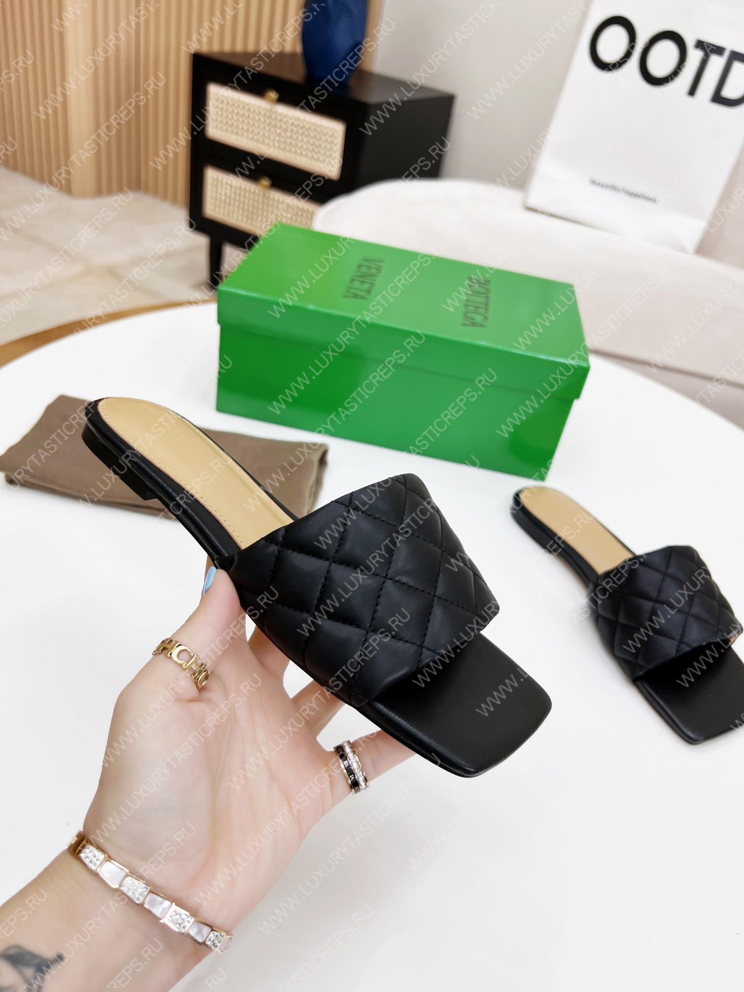 bo*te*ga Ve*ne*ta padded flat sandals black 627710v