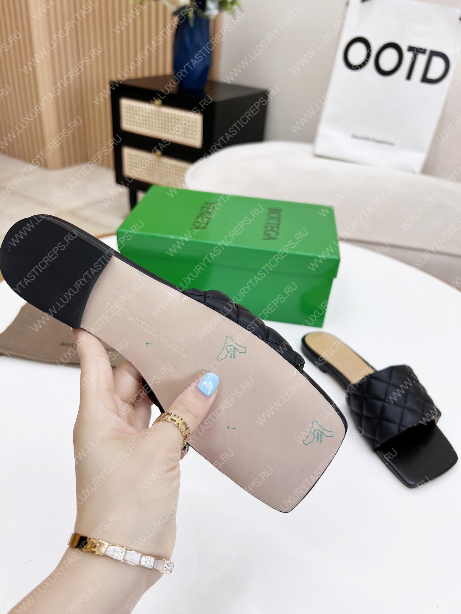 bo*te*ga Ve*ne*ta padded flat sandals black 627710v